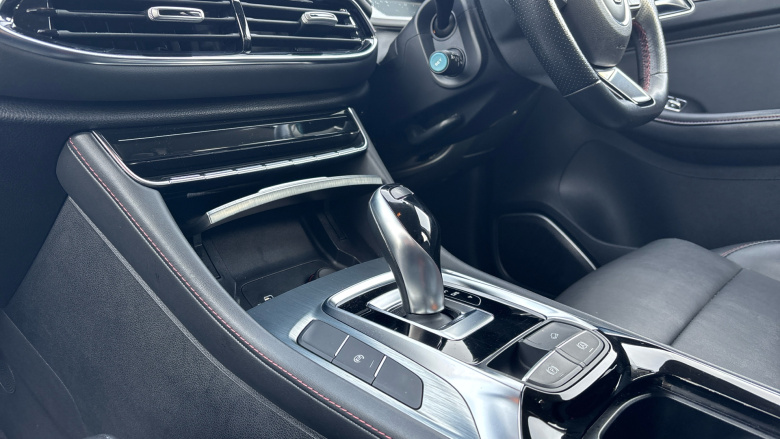 MG Hs 1.5 T-GDI Excite 5dr DCT Petrol Hatchback